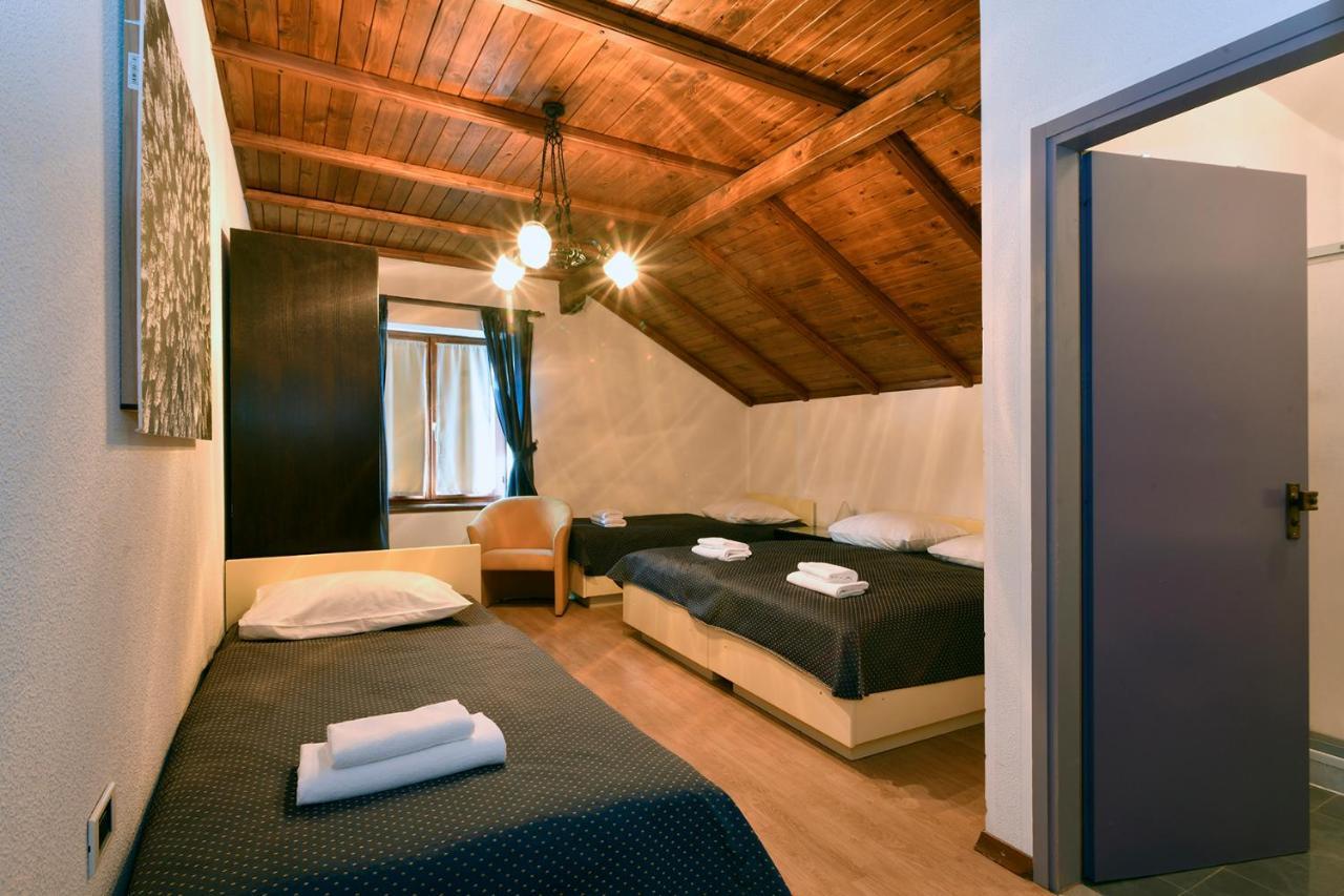 Gostilna Lokve Bed and Breakfast Exteriör bild