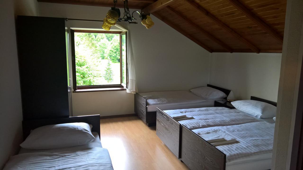 Gostilna Lokve Bed and Breakfast Exteriör bild