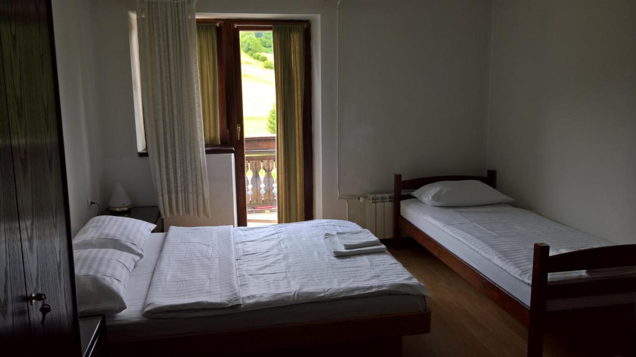 Gostilna Lokve Bed and Breakfast Exteriör bild