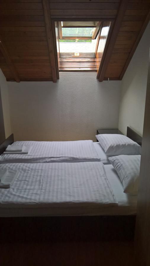 Gostilna Lokve Bed and Breakfast Exteriör bild